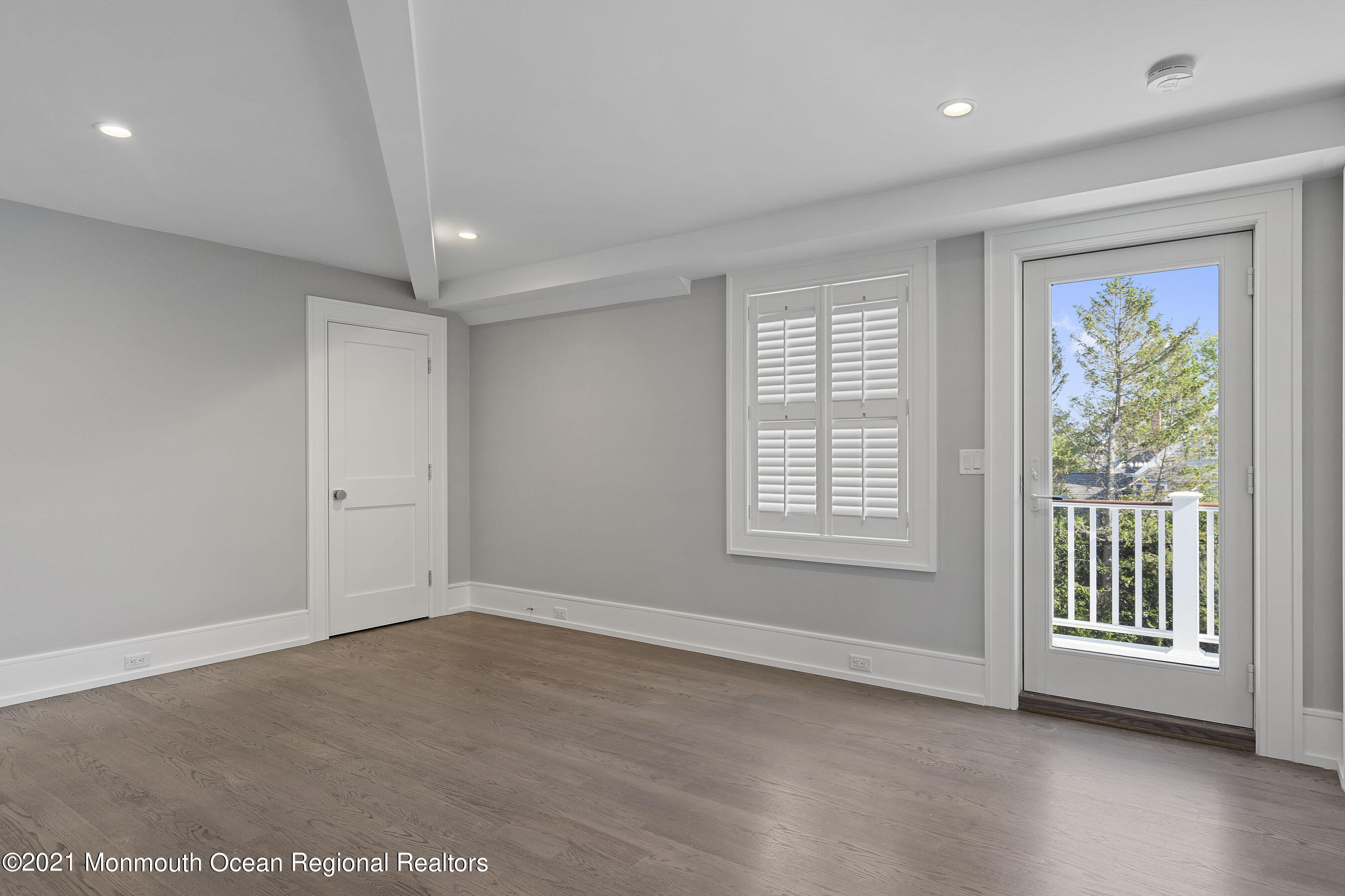 101 Ludlow Avenue Spring Lake, NJ 07762 - Photo 113 of 162 a view of an empty room with a window