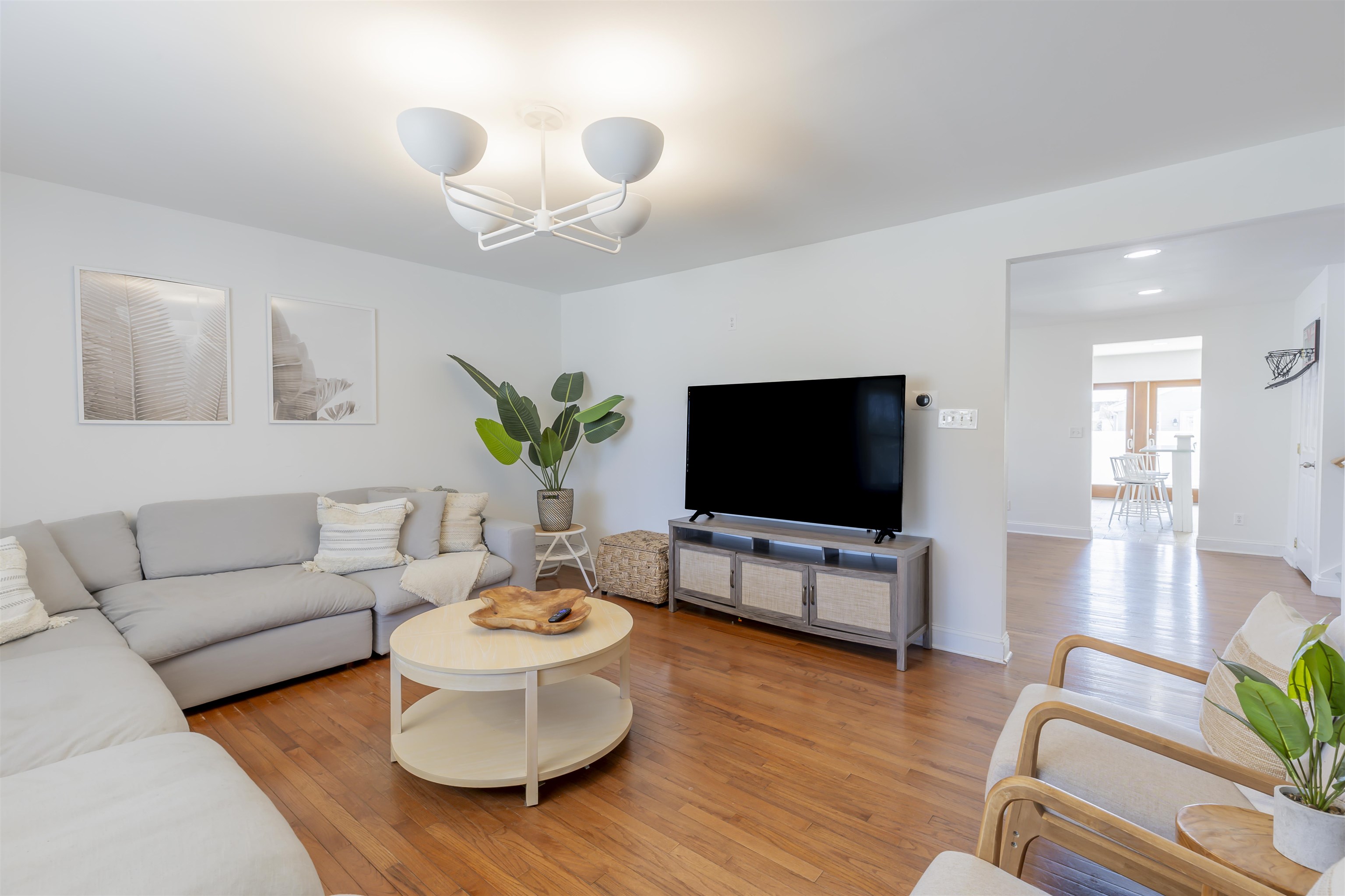 50 Birch Road Villas, NJ 08251 - Photo 6 of 50 a living room with furniture and a flat screen tv