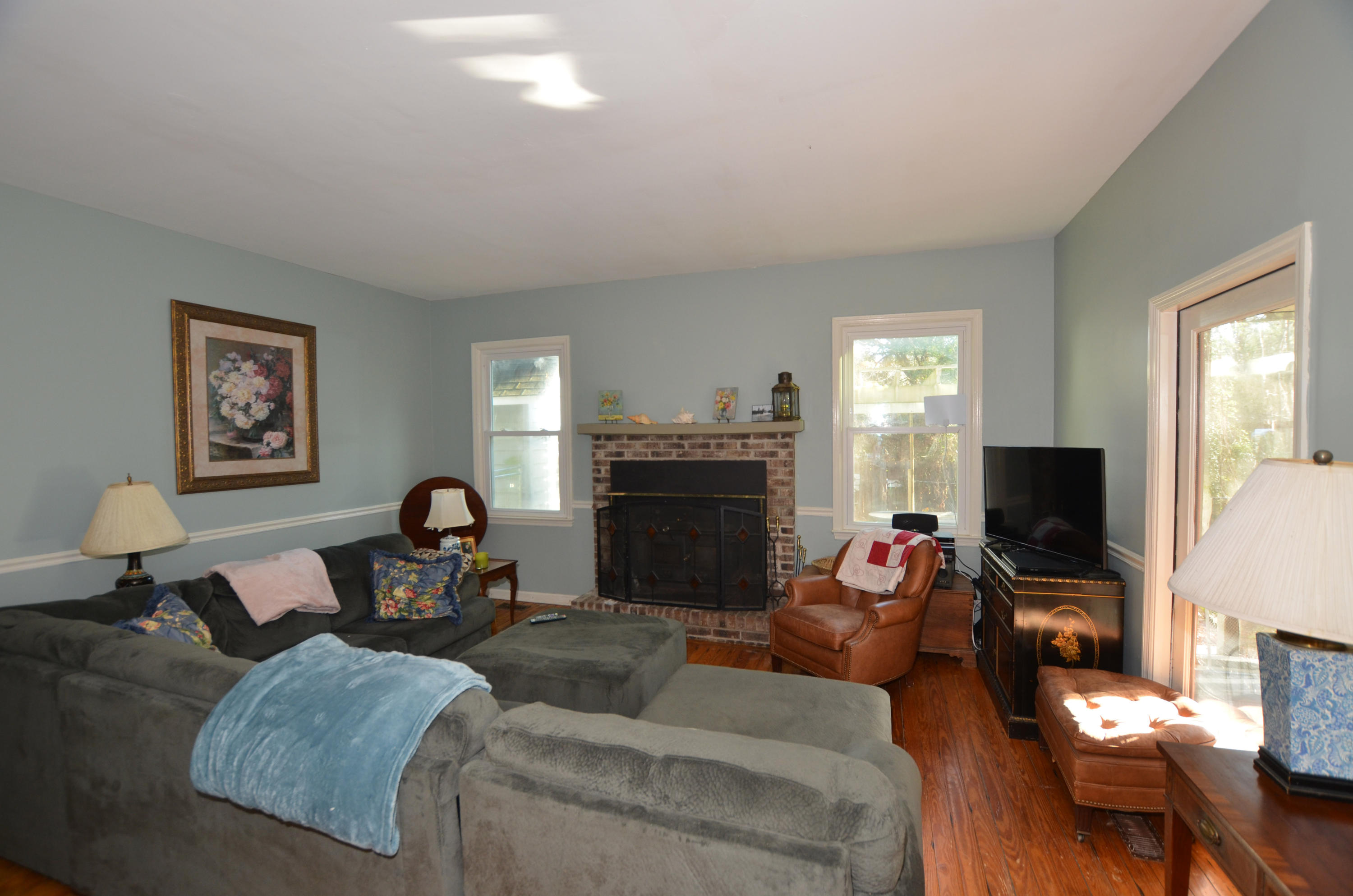 830 West Carolina Road McClellanville, SC 29458 - Photo 15 of 31 15-Living