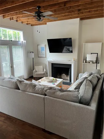 $2,650 | 45 Ayrault Street, Unit C2, Newport, RI 02840