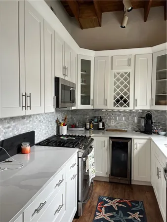 $2,650 | 45 Ayrault Street, Unit C2, Newport, RI 02840