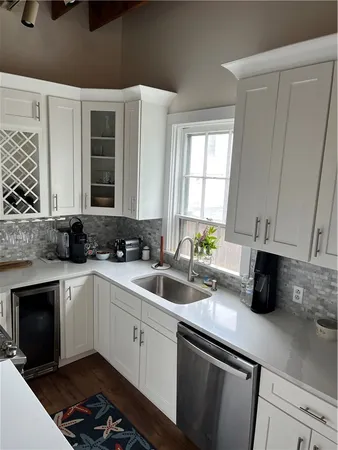 $2,650 | 45 Ayrault Street, Unit C2, Newport, RI 02840