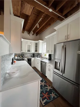 $2,650 | 45 Ayrault Street, Unit C2, Newport, RI 02840