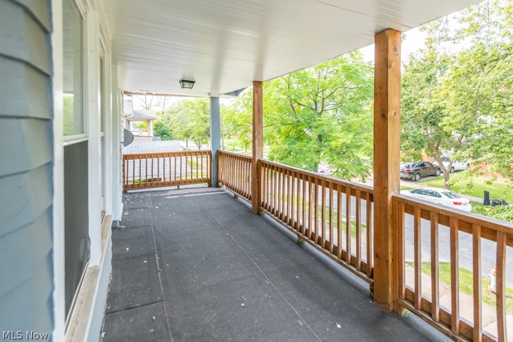 917 Helmsdale Road Cleveland Heights, OH 44112 - Photo 27 of 28