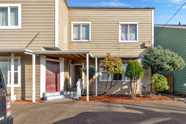 $440,000 | 1708 4th Street, Tillamook, OR 97141