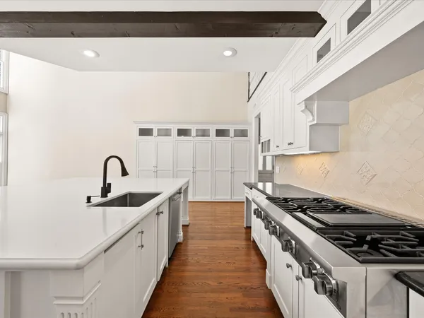 $1,650,000 | 83 South Longspur Drive, The Woodlands, TX 77380