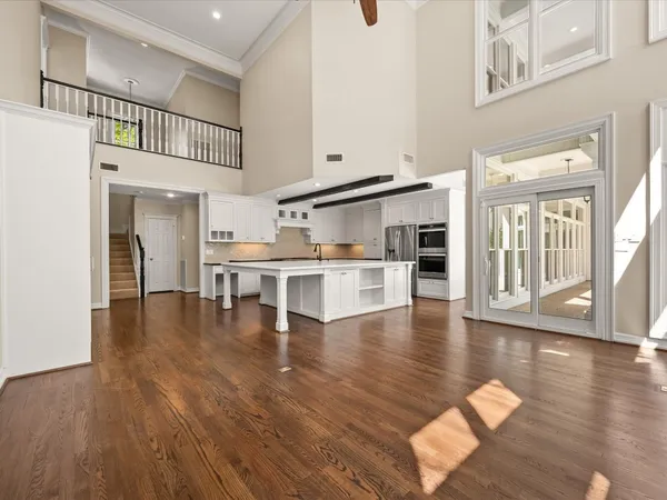 $1,650,000 | 83 South Longspur Drive, The Woodlands, TX 77380
