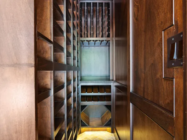 $1,650,000 | 83 South Longspur Drive, The Woodlands, TX 77380