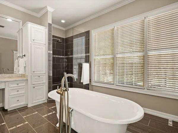 $1,650,000 | 83 South Longspur Drive, The Woodlands, TX 77380