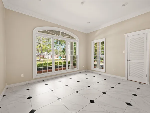 $1,650,000 | 83 South Longspur Drive, The Woodlands, TX 77380