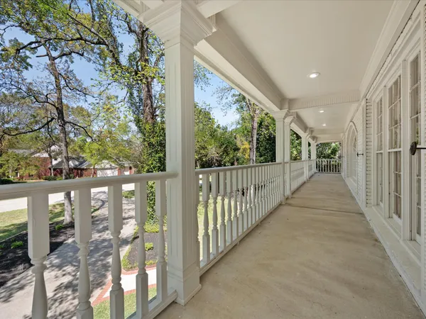 $1,650,000 | 83 South Longspur Drive, The Woodlands, TX 77380