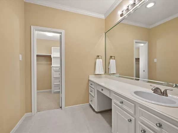 $1,650,000 | 83 South Longspur Drive, The Woodlands, TX 77380