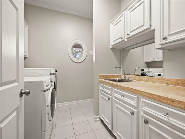 $1,650,000 | 83 South Longspur Drive, The Woodlands, TX 77380