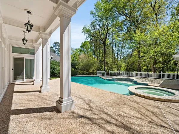 $1,650,000 | 83 South Longspur Drive, The Woodlands, TX 77380