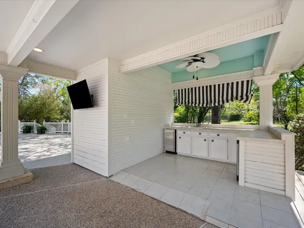 $1,650,000 | 83 South Longspur Drive, The Woodlands, TX 77380