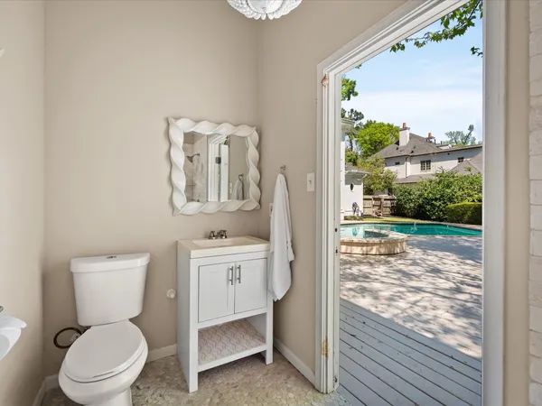 $1,650,000 | 83 South Longspur Drive, The Woodlands, TX 77380