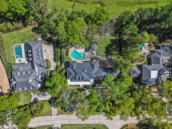 $1,650,000 | 83 South Longspur Drive, The Woodlands, TX 77380