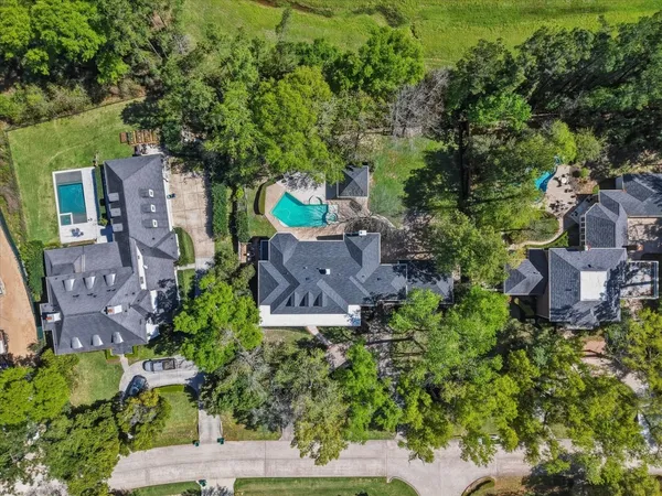 $1,650,000 | 83 South Longspur Drive, The Woodlands, TX 77380