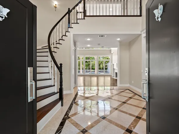 $1,650,000 | 83 South Longspur Drive, The Woodlands, TX 77380