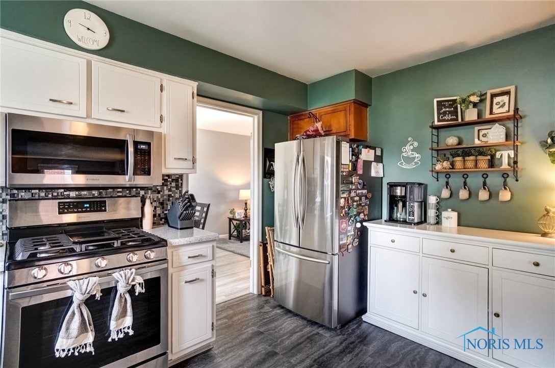 1105 Farmington Road Maumee, OH 43537 - Photo 13 of 47 Gallery Image 13