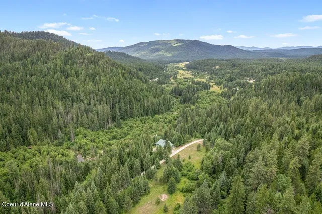 $529,000 | 842 East River Spur, Priest River, ID 83856