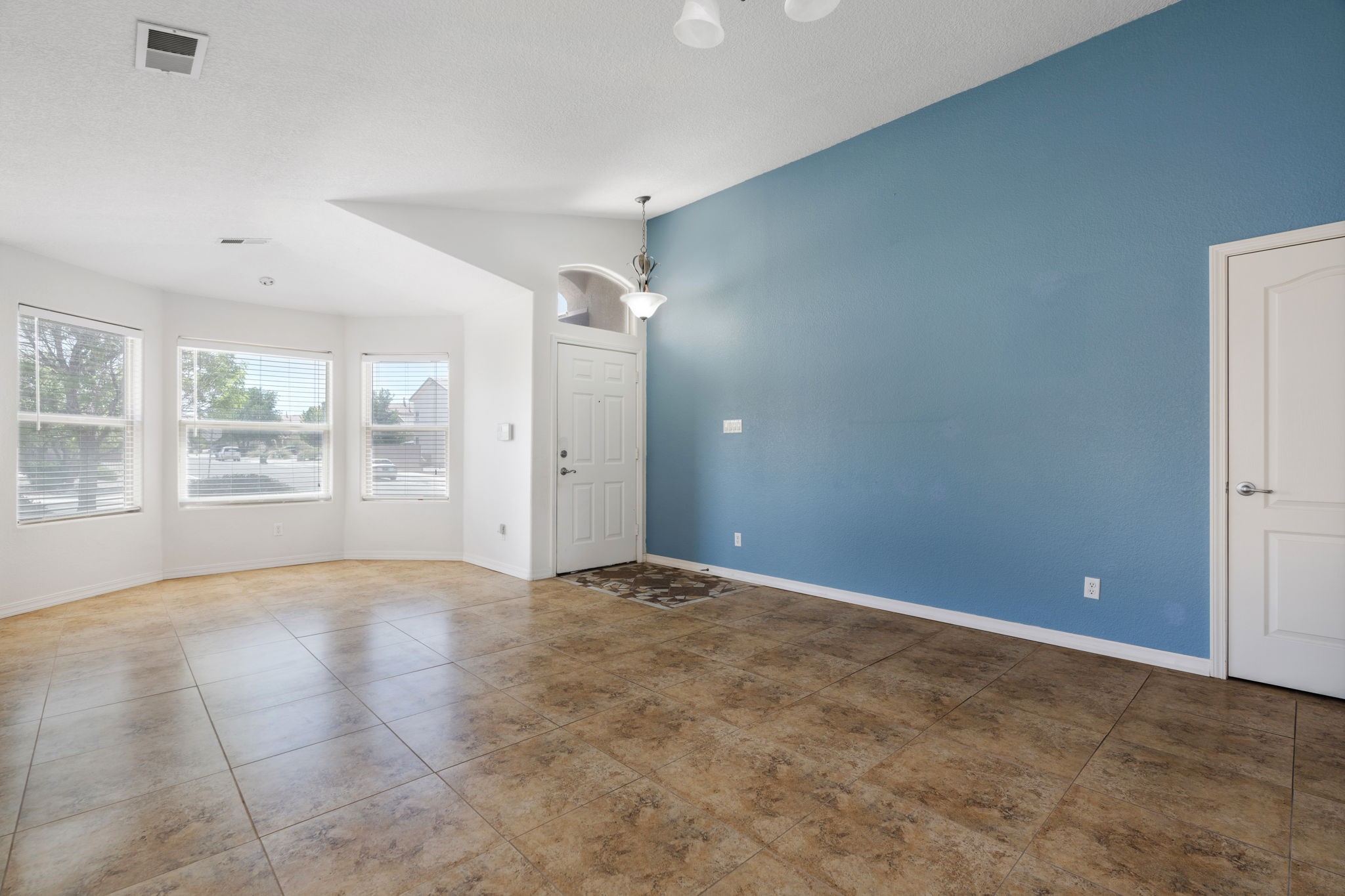 2100 Violeta Circle Southeast Rio Rancho, NM 87124 - Photo 10 of 35