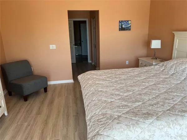 $2,950 | 1188 North Tamiami Trail, Unit 403, Sarasota, FL 34236