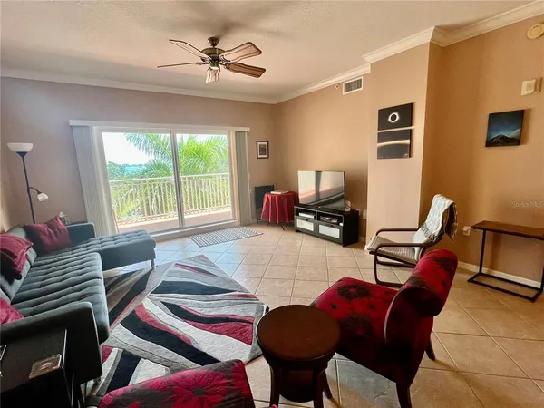 $2,950 | 1188 North Tamiami Trail, Unit 403, Sarasota, FL 34236