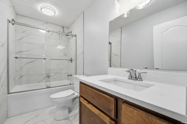 $379,999 | 4359 East Blueberry Drive, Monticello, IN 47960