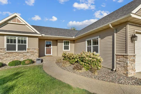 $470,000 | 7600 12th Street Northwest, Willmar, MN 56288