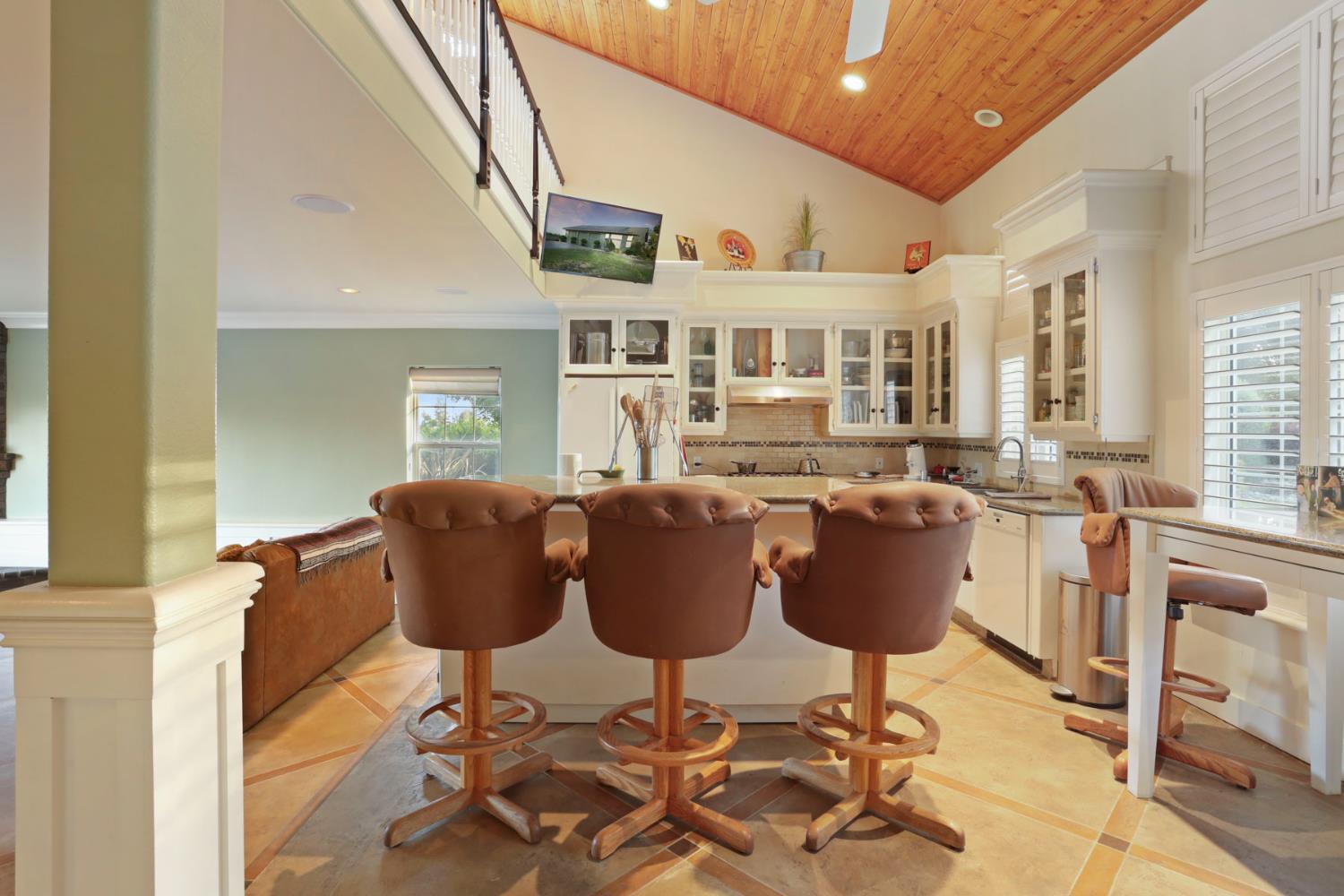 18050 North Tretheway Road Lodi, CA 95240 - Photo 22 of 37 a living room with furniture and kitchen view
