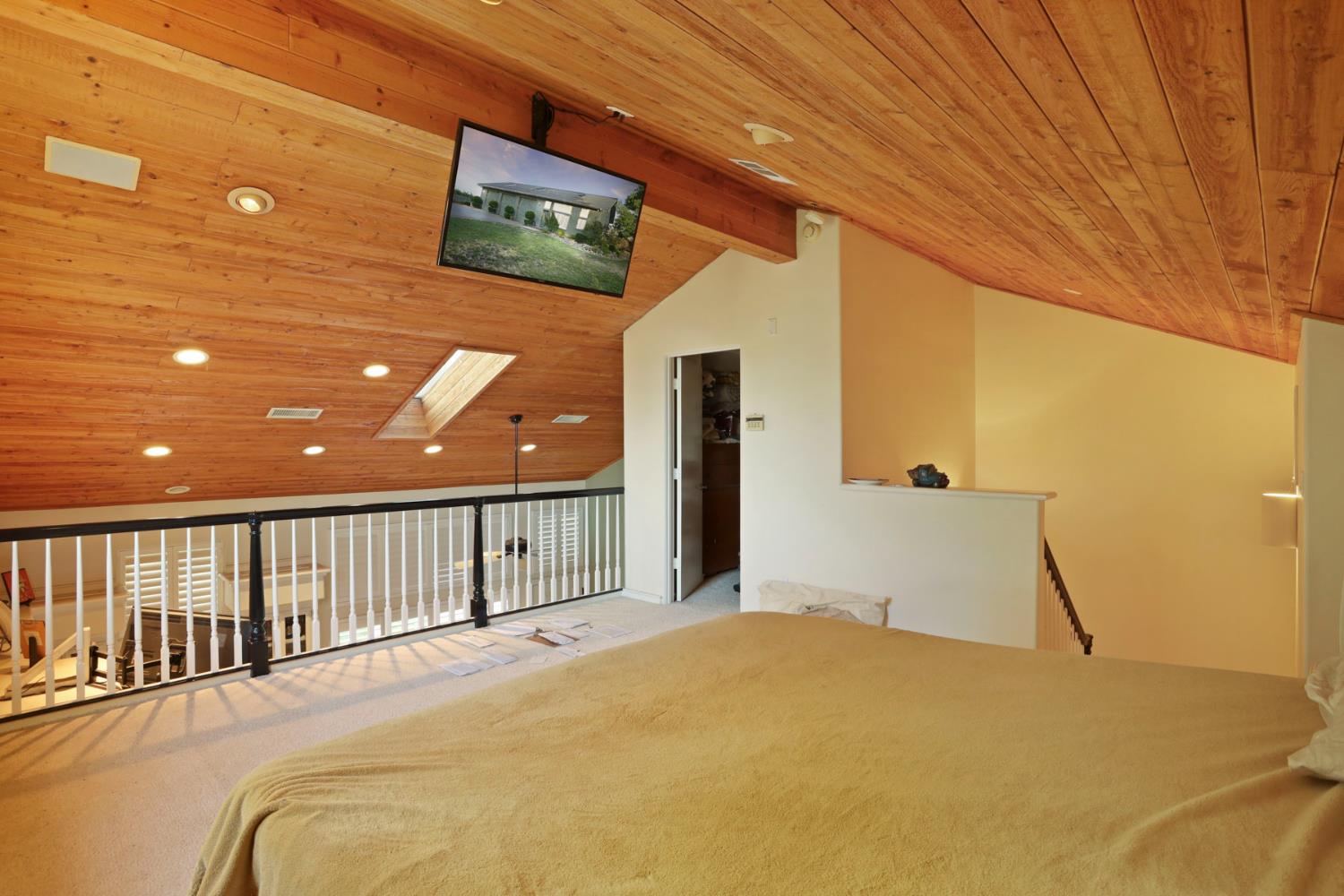 18050 North Tretheway Road Lodi, CA 95240 - Photo 36 of 37 a view of a balcony