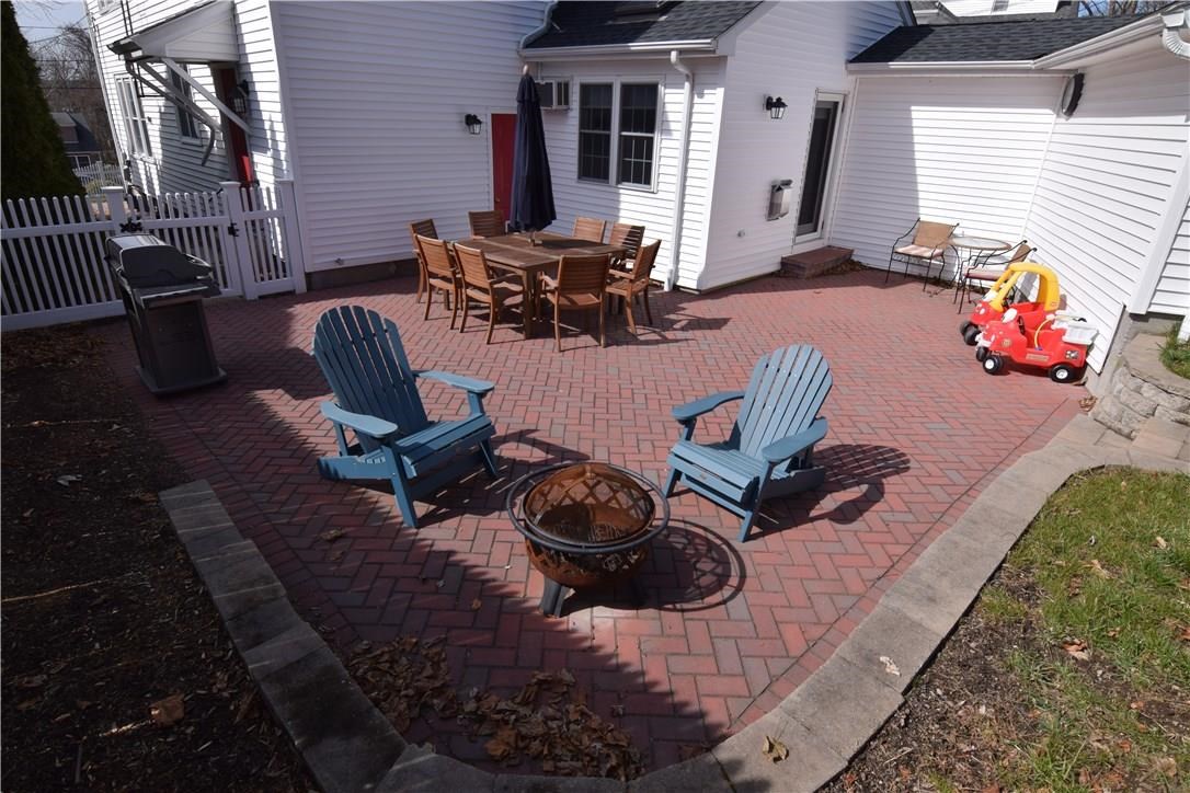 12 Spring Street Westerly, RI 02891 - Photo 5 of 38