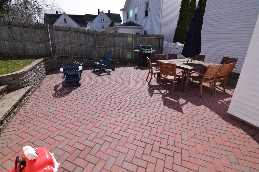 12 Spring Street Westerly, RI 02891 - Photo 6 of 38