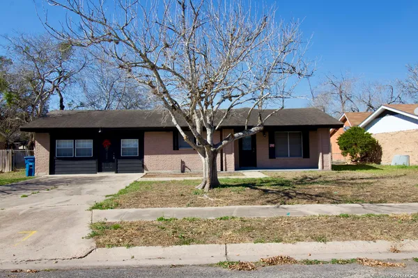 $243,000 | 1203 Yosemite Drive, Beeville, TX 78102