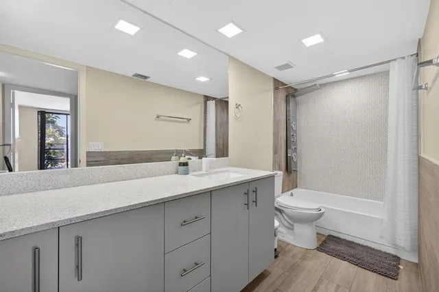 a view of a entryway