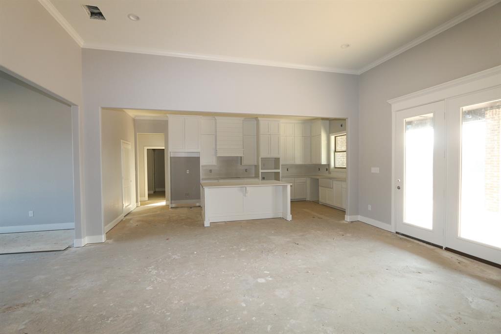 16445 Cooper Way Flint, TX 75762 - Photo 7 of 28 an empty room with a cabinet and mirrors