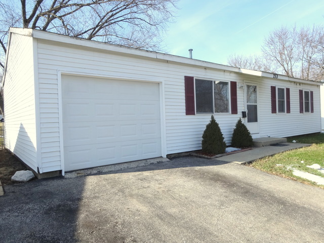 253 Rivers View Drive Carpentersville, IL 60110 - Photo 1 of 9