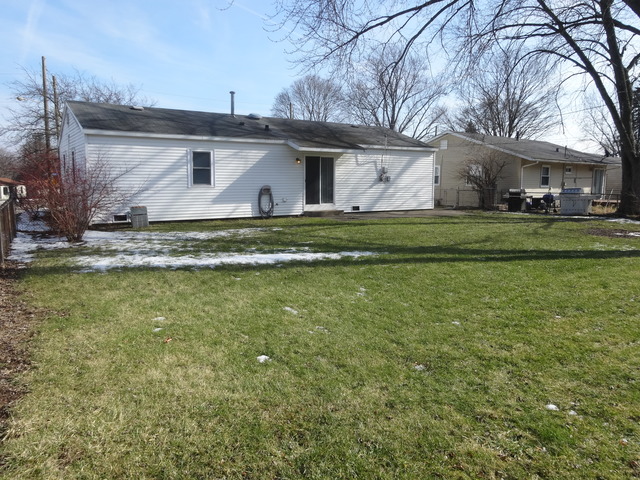 253 Rivers View Drive Carpentersville, IL 60110 - Photo 6 of 9