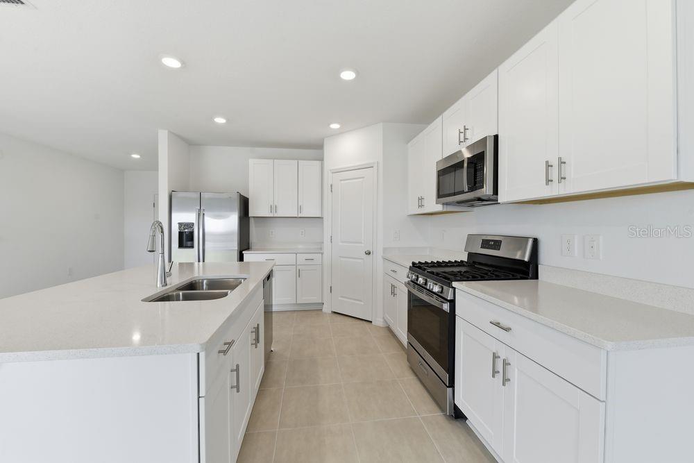 13215 Commons Avenue Parrish, FL 34219 - Photo 3 of 39