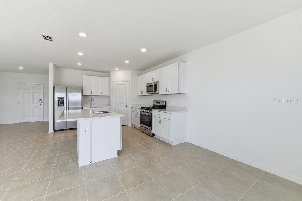 13215 Commons Avenue Parrish, FL 34219 - Photo 9 of 39