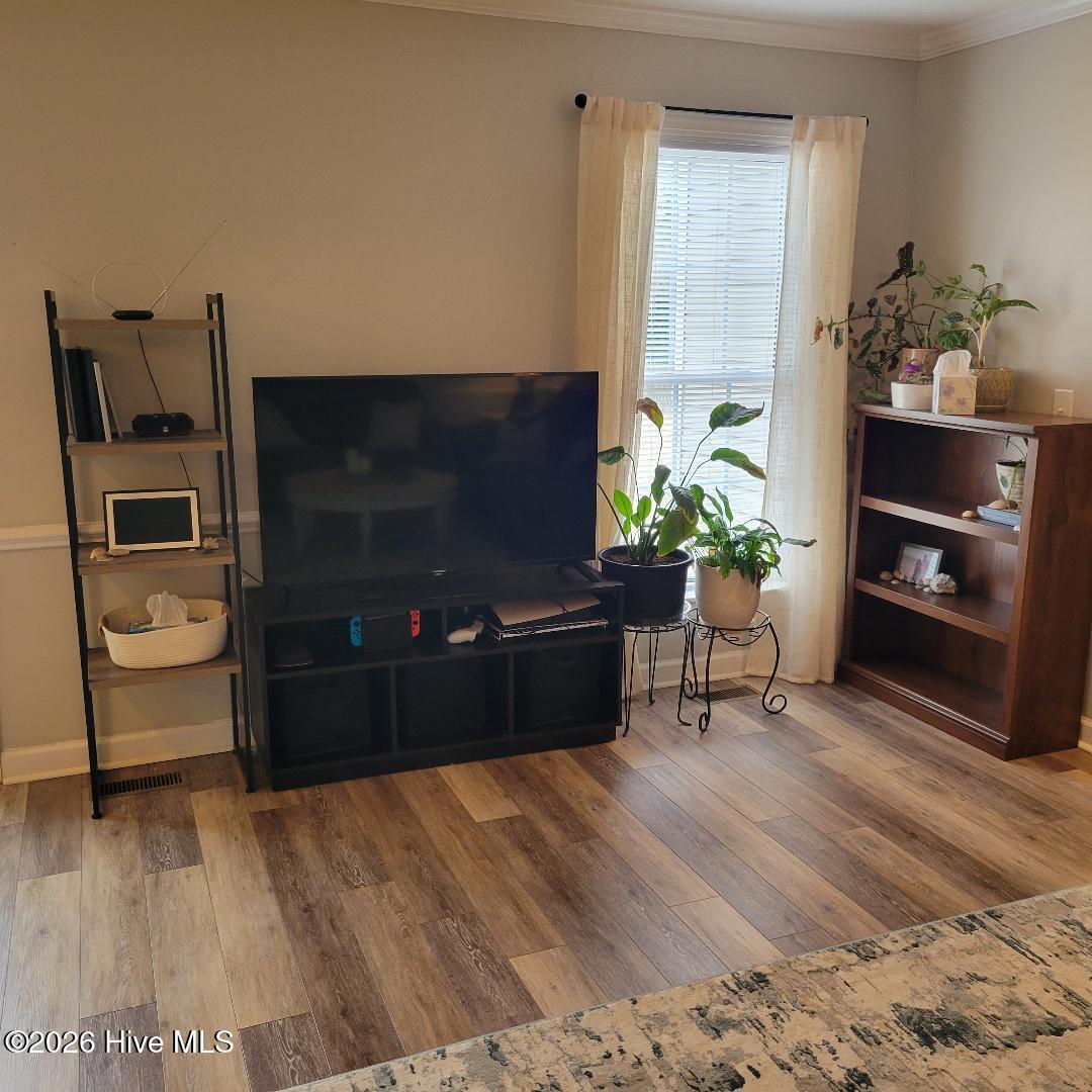 451 Tucker Road Grimesland, NC 27837 - Photo 13 of 26 great rm tv