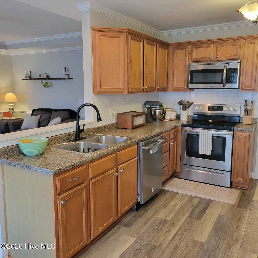 451 Tucker Road Grimesland, NC 27837 - Photo 3 of 26 451 kitchen