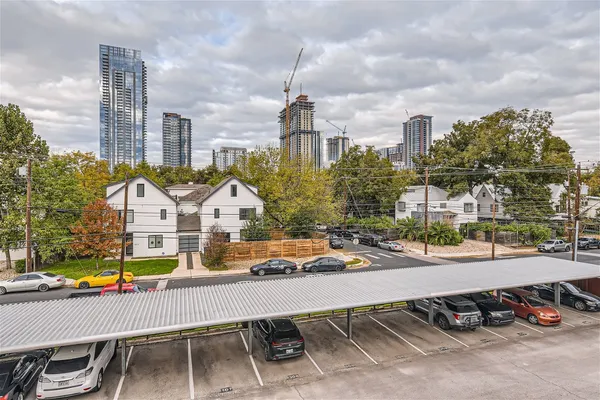 $2,450 | 41 Waller Street, Unit 207, Austin, TX 78702