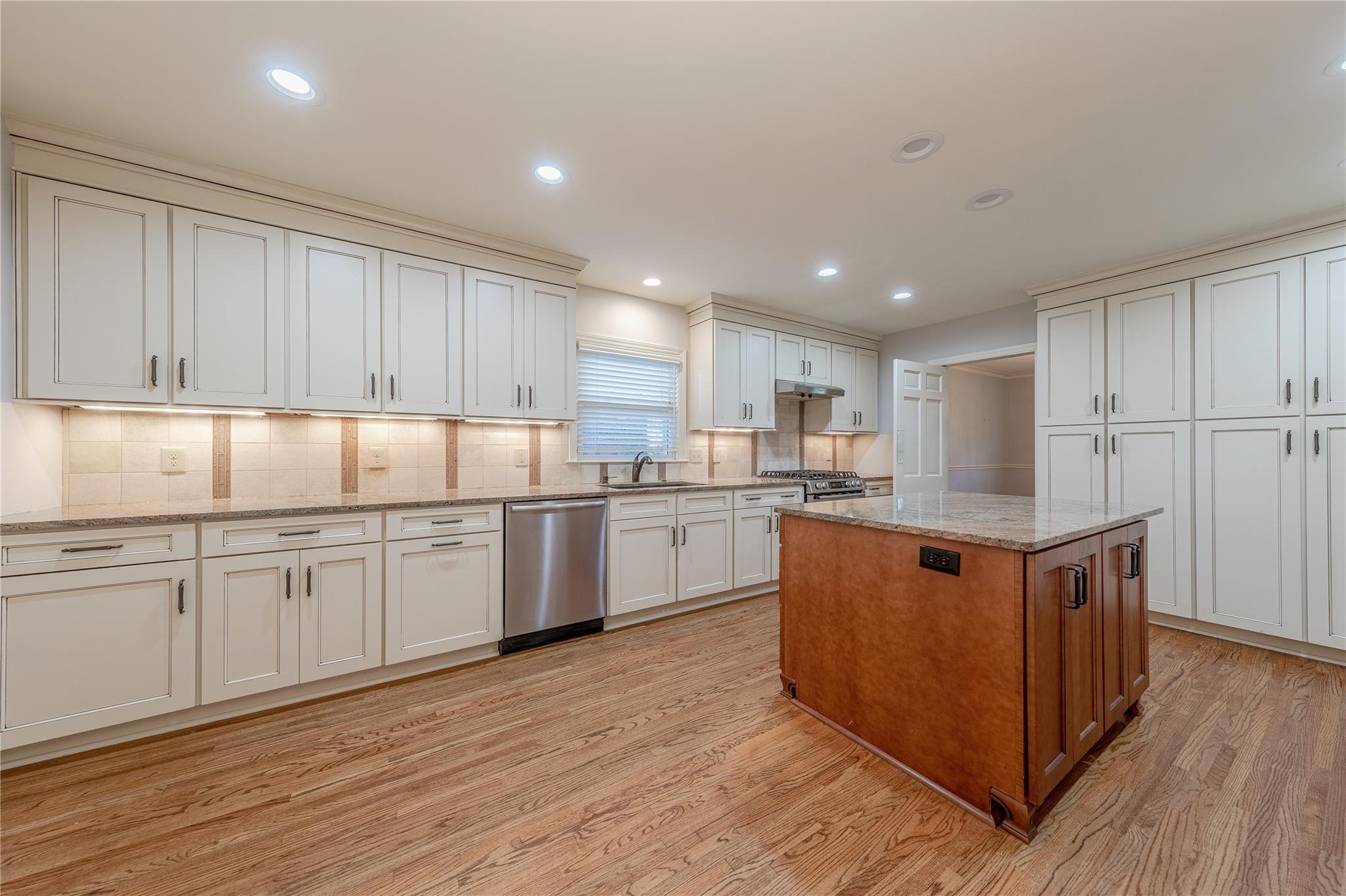 513 Lansdowne Road Charlotte, NC 28270 - Photo 12 of 41 Gallery Image 12