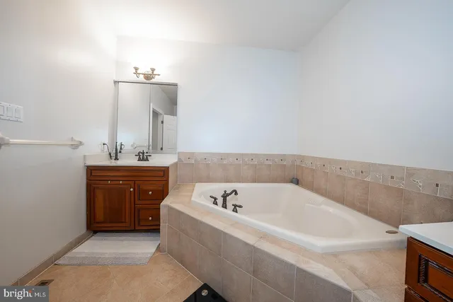 $779,000 | 11 Ashtree Lane, Malvern, PA 19355