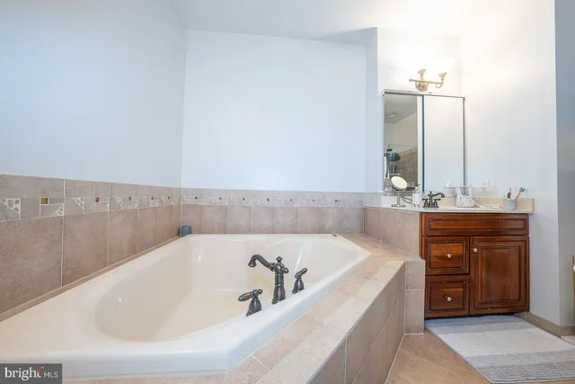 $779,000 | 11 Ashtree Lane, Malvern, PA 19355