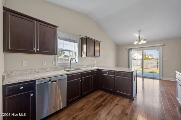 $1,850 | 320 Aquamarine Circle, Jacksonville, NC 28546