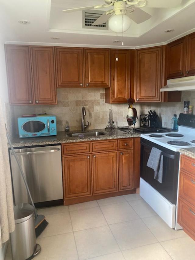 481 Normandy Lane Delray Beach, FL 33484 - Photo 12 of 15 kit