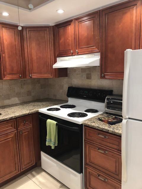 481 Normandy Lane Delray Beach, FL 33484 - Photo 2 of 15 kitchen1